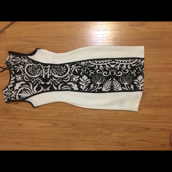 Dress - Picture 3 of 3